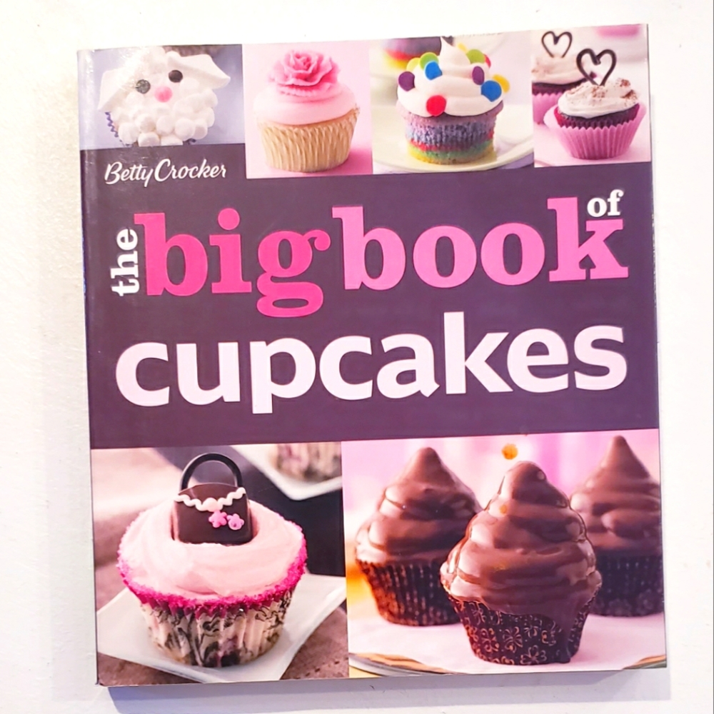 Betty Crocker the big book of cupcakes 🧁